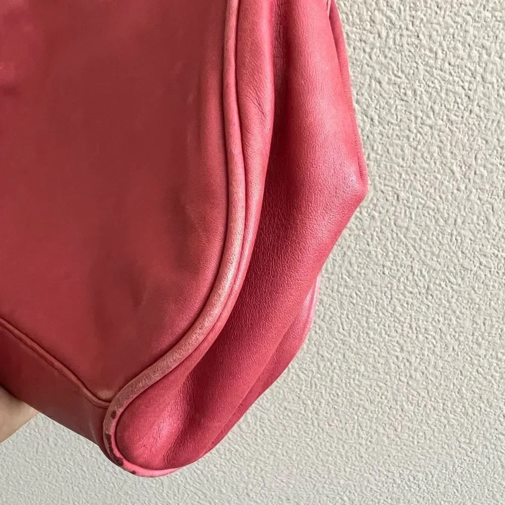 Perry Ellis beautiful leather